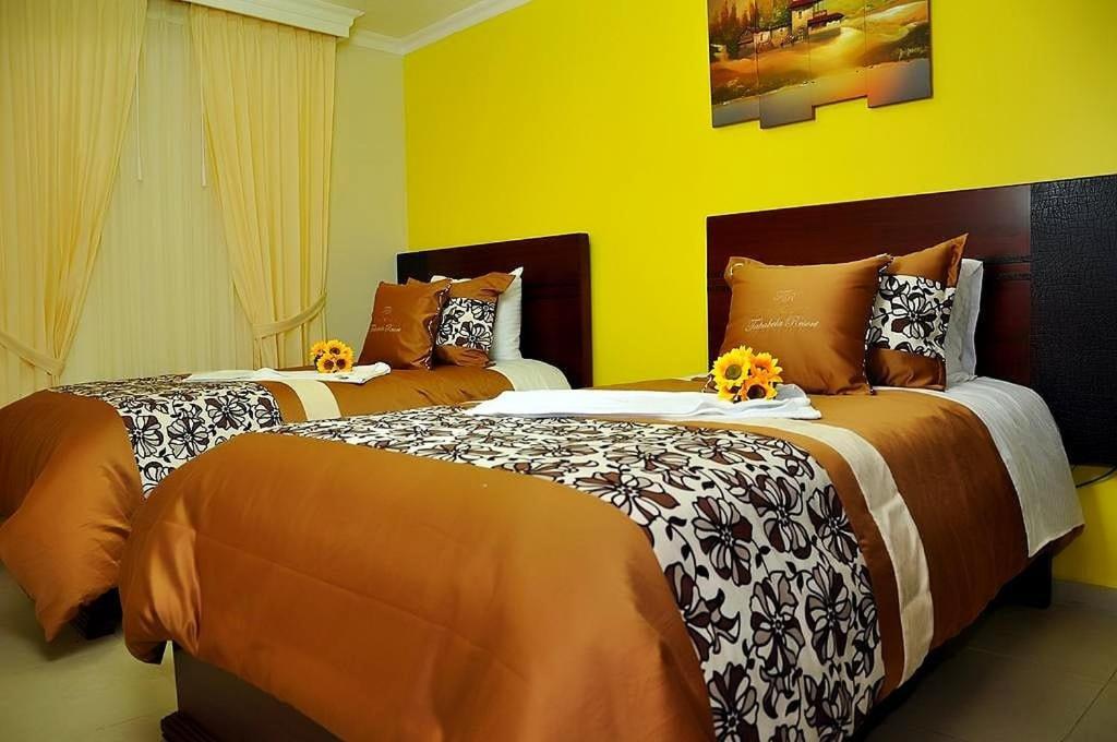 Land Hotel Tababela