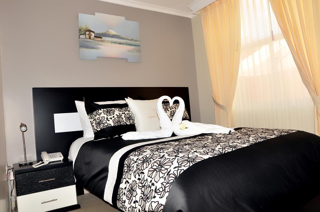 Land Hotel 3*